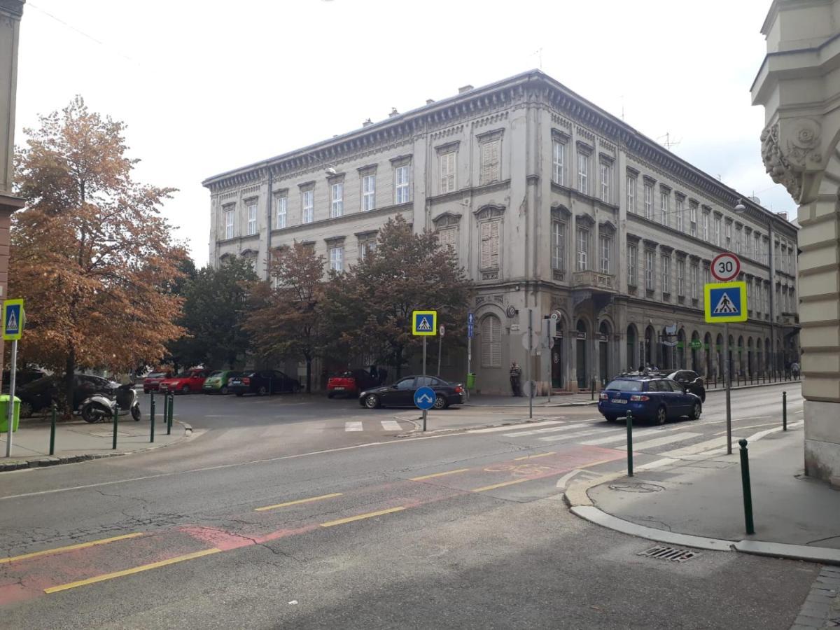 Danube Elegance Apartment Budapeste Exterior foto